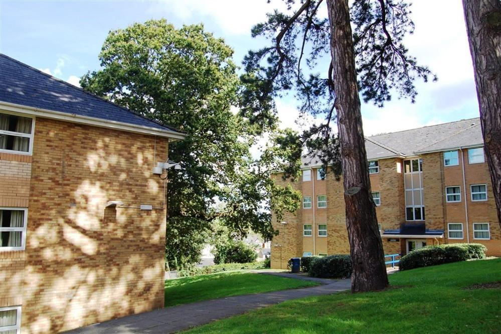 Plas Gwyn Halls, Cardiff Met University Ngoại thất bức ảnh